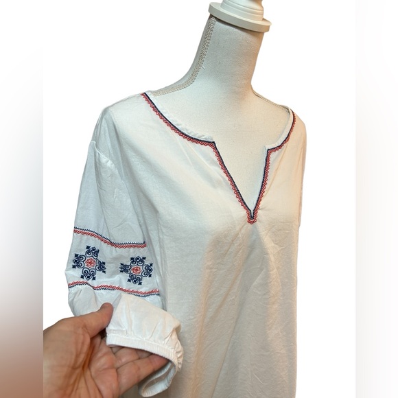 Host Pick! St. John’s Bay white cotton tunic w/blue & red accents.Size2X. Vneck. - Picture 2 of 13